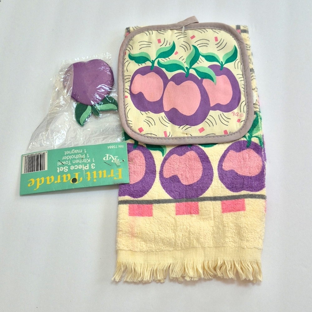 RP Vintage Fruit Parade Kichen Towel Potholder Set Plum Shabby Cottage 90's 80's